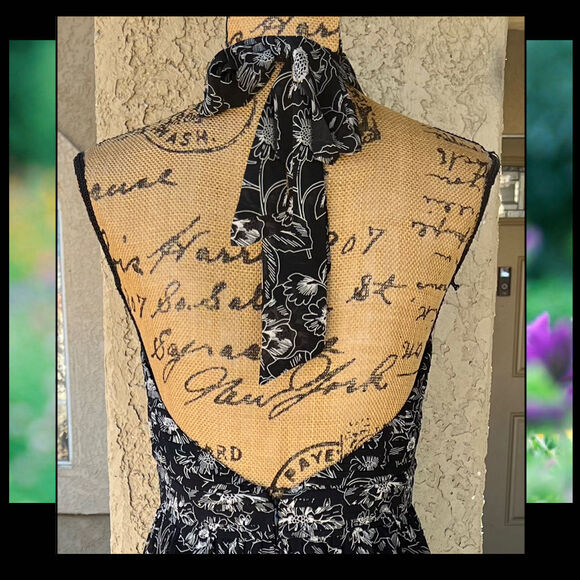 Petal & Pup Pleated Halter Black Floral Backless Lennon Maxi Dress Size M - Picture 7 of 12